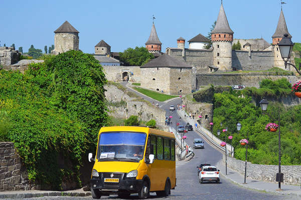 У Кам’янці-Подільському запровадили тимчасові тарифи на проїзд: що зміниться