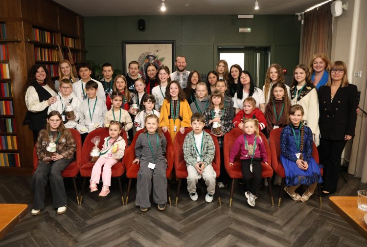 На Хмельниччині провели великодній благодійний бранч для дітей родин захисників та дітей-волонтерів