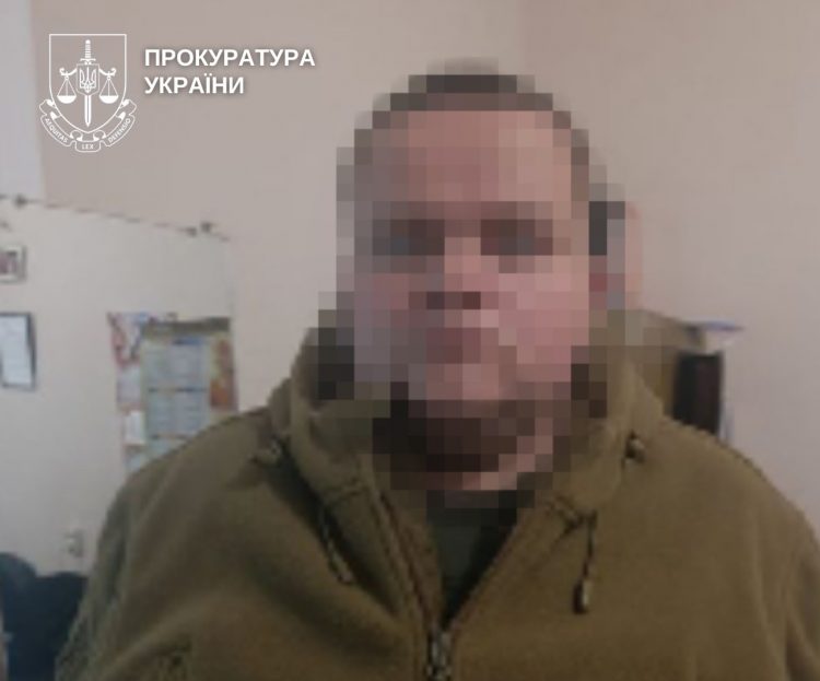 На Хмельниччині судили шахрая, який ошукав матір безвісти зниклого захисника