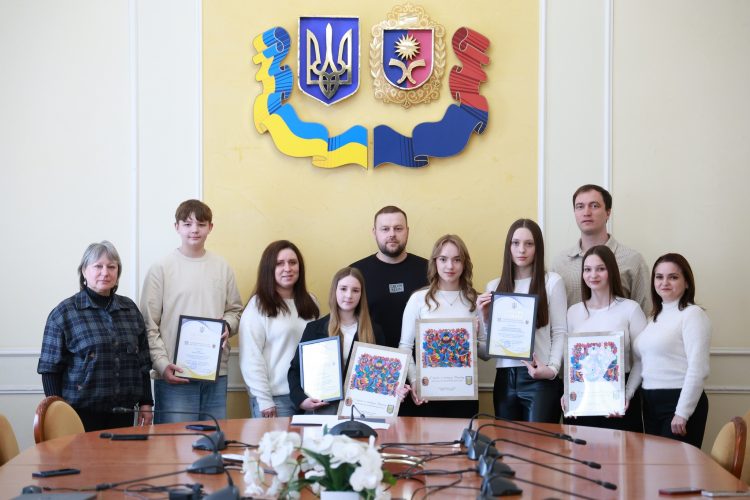 У Хмельницькій ОВА нагородили переможців конкурсу з медіаграмотності та кібербезпеки