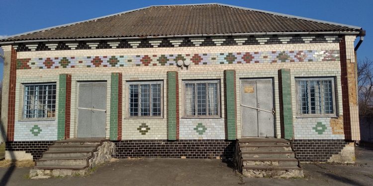 Два об’єкти на продаж: на Хмельниччині виставили на приватизацію магазин і контору лісництва