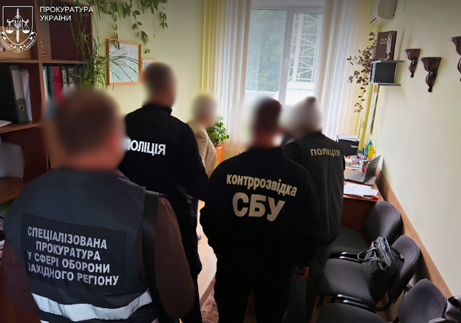 Понад два роки не з’являвся на службі: на Хмельниччині викрили командира роти та солдата