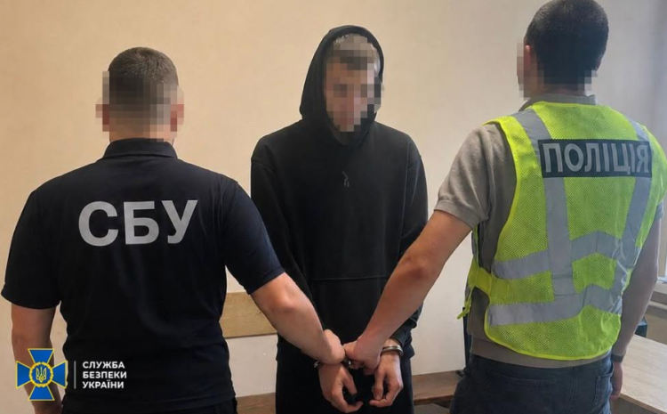 У Шепетівці затримали 19-річного молодика, який підпалив авто ЗСУ на замовлення спецслужб рф