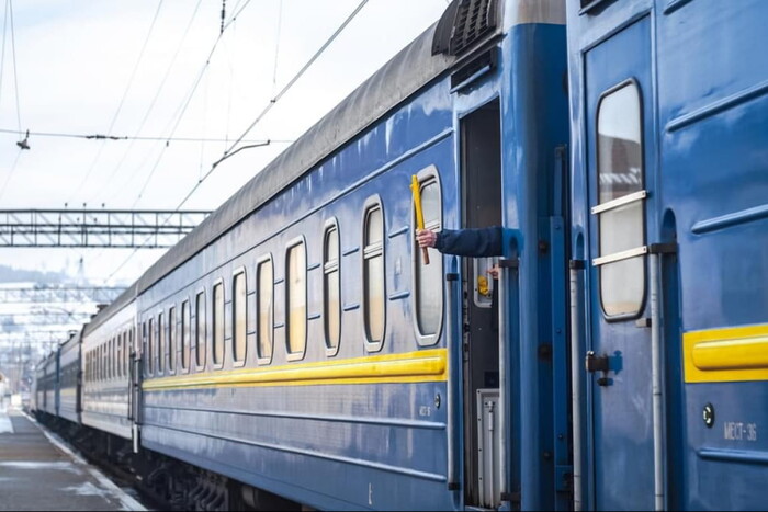 Укрзалізниця повідомила про зміни в русі приміських потягів на Хмельниччині