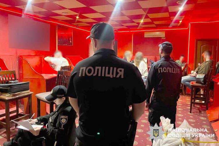 У Хмельницькому припинили роботу ще двох підпільних інтернет-казино