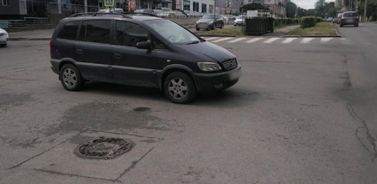 У Хмельницькому за п’ять днів зафіксували 249 порушень правил зупинки та стоянки