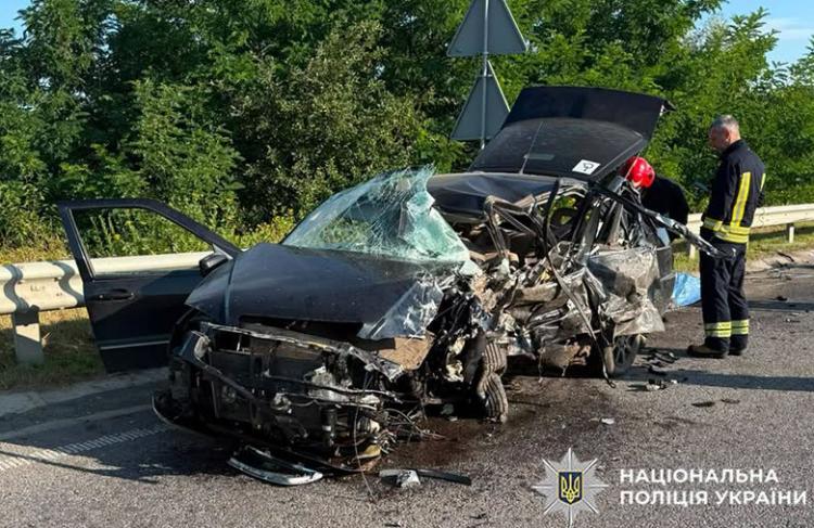 На Хмельниччині в автомобільній аварії загинуло подружжя пенсіонерів