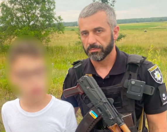 На Хмельниччині небайдужі люди допомогли знайти зниклу дитину