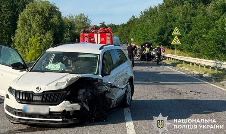 На Хмельниччині в автомобільній аварії загинуло подружжя пенсіонерів