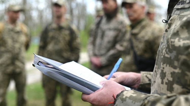 Спецоперація ДБР «Чесний призов»: серед підозрюваних — посадовці ТЦК Хмельниччини