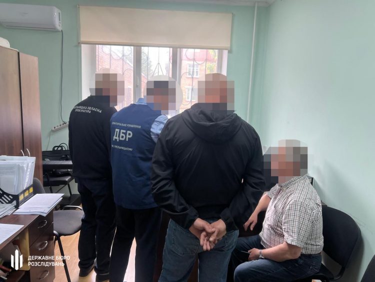 На Хмельниччині судитимуть експравоохоронців, які допомагали приховати сліди смертельної ДТП