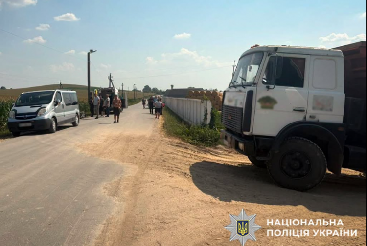 На Хмельниччині 17-річний мотоцикліст постраждав у зіткненні з «КАМАЗом»
