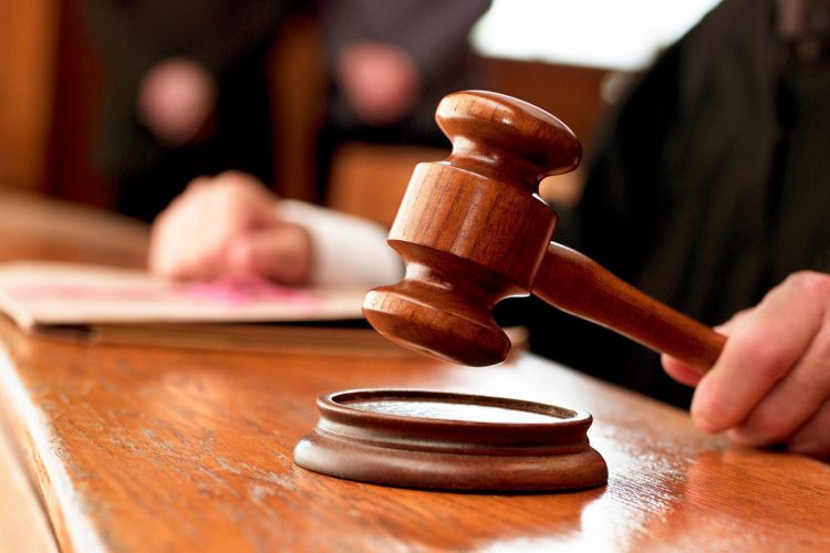 Суд у Хмельницькому відібрав дитину в батька, який самоусунувся від виконання батьківських обовʼязків