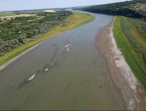 Дністер стрімко міліє: приплив води до водосховища становить лише 20% від норми