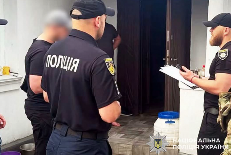 Хмельничанин ошукав жителя Дніпра на понад 11 тисяч гривень: правоохоронці оголосили йому підозру